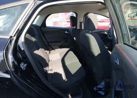 2018 Ford Focus Se z USA, uszkodzony, nr VIN 1FADP3K24JL214363